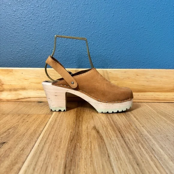 Lotta’s Swedish Tan Heeled Tractor Sole Clogs Size 39/US8.5 - Picture 3 of 11